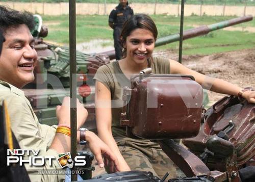 tumblr_m8igbu3B8C1qfh6gt