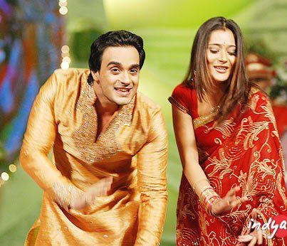 546186_356752847739515_1275881897_n - sara khan18