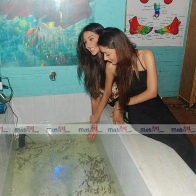 579911_356862707728529_419231830_n - sara khan18