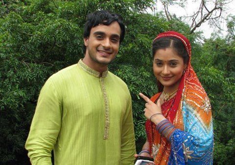 603229_2427943754914_1837244172_n - sara khan18