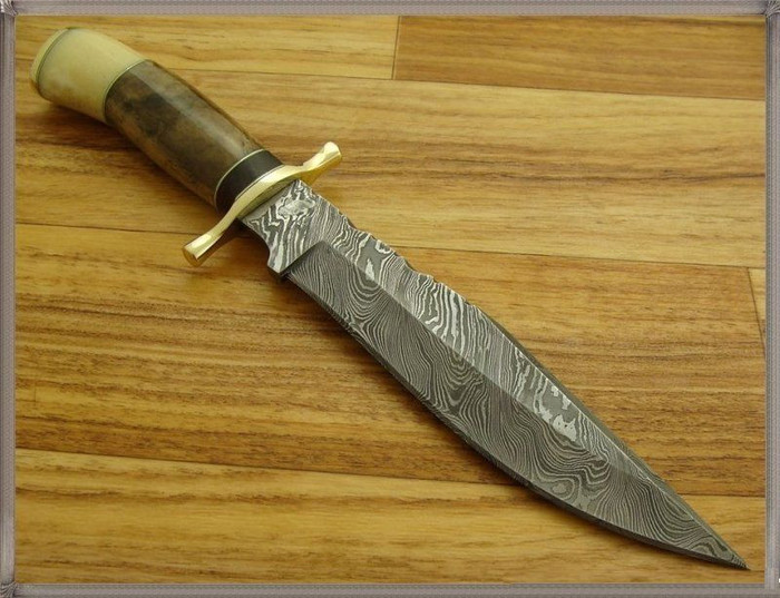 Cutit lama Damasc4. de 35 de cm = 525 de lei