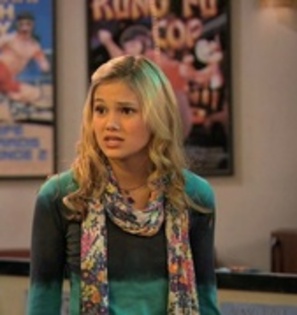 79858998_WGRHTGR - Olivia Holt