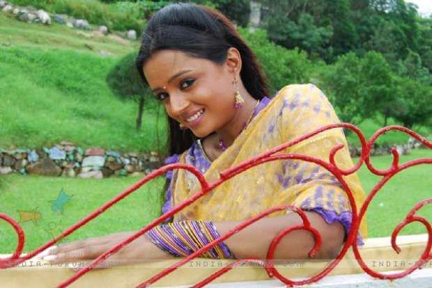 548228_342798442463703_2128401850_n