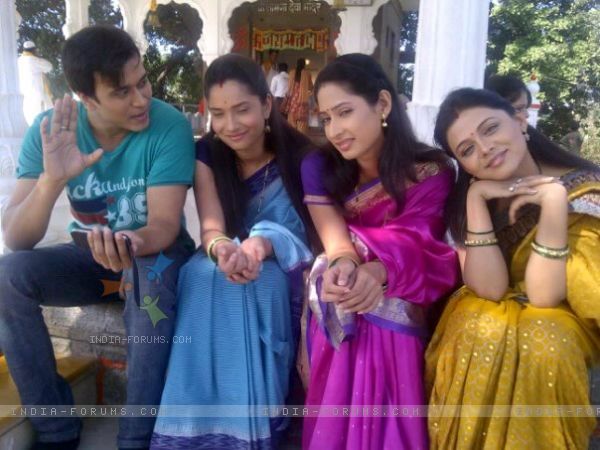 198991-ankita-lokhande-anurag-sharma-priya-marathe-and-prarthana-beher