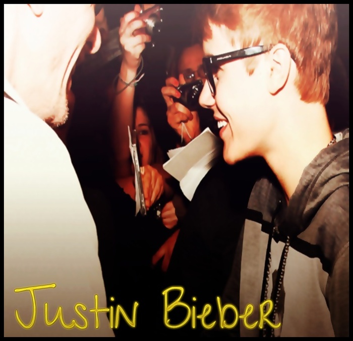 - Perfect. Maine sa te prezinti la 12.00 aici. Mergem la mall.