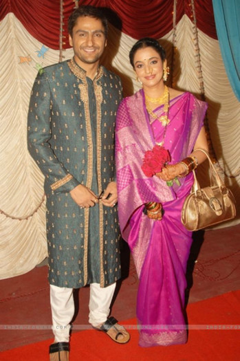 37129-vinod-and-manjusha-a-lovely-couple - O-Parag Tyagi