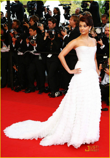 aishwarya-rai-cannes-film-festival-2009-04