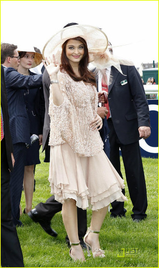 aishwarya-rai-prix-france-04