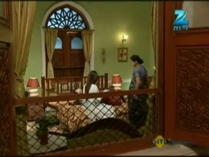 00_03_46 - sara khan18