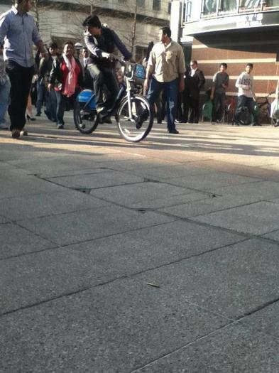 554662_351390968230264_435391249_n