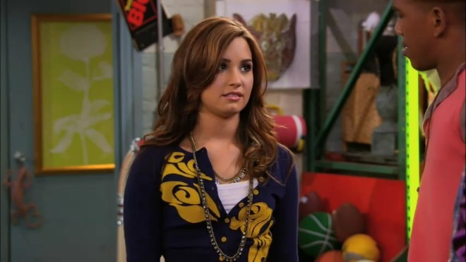 Deci pana la urma ce facem k eu nu am de gand sa ma plictisesc aici...