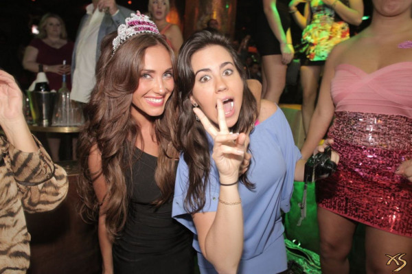 9l8b6f - Dos hogares-Dragoste la indigo