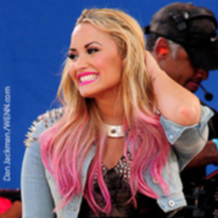 79357612_DXVCLYD - Copy - Demi blonda 2