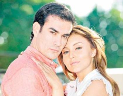 angelique-boyer-vs-sandra-echeverria-quien-es-mejor-actriz-q-160131 - Angelique Boyer