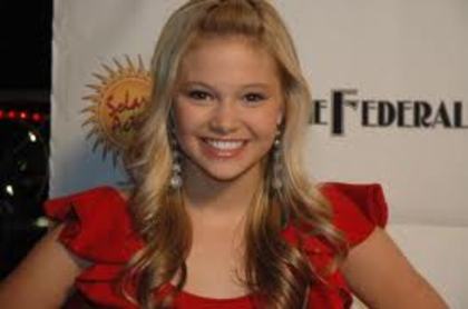 images (10) - Olivia Holt