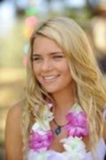 45900711_GFWQTYSQR - totul despre Indiana Evans