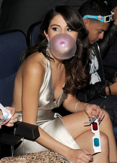mult mai bn..[facand balonashe :X]