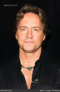 imagesCAIEIEOM - Guy Ecker