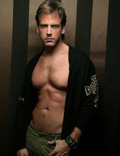 imagesCA05EJMS - Carlos Ponce