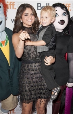 normal_016~1 - xX_Hotel Transilvania Premiere at Toronto International Film Festival