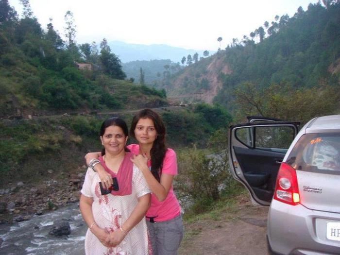 538709_407510909315876_1548192058_n - Rubina Dilaik