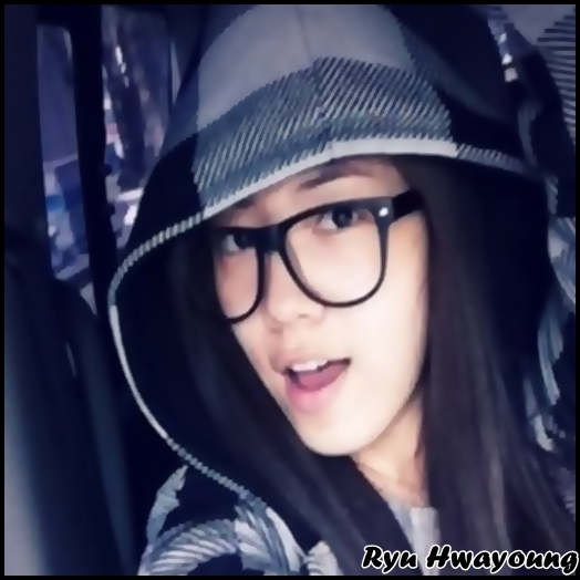 ~ De ea..e doar gura :-j..chiar azi am vorbit cu Taeyeon..:p.:-j