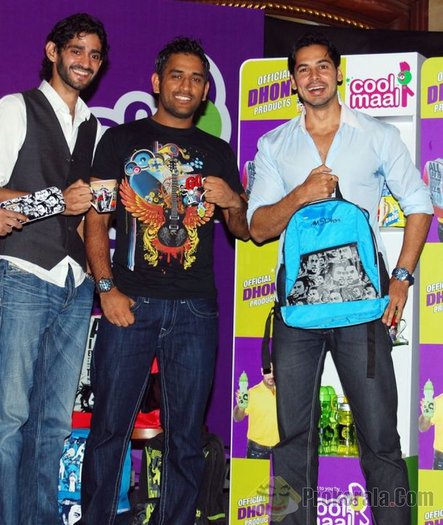 228702_148920245177261_4198339_n - 0 Dino Morea