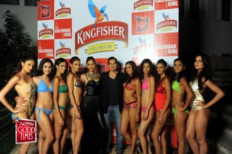 309758_218822611520357_1525889024_n - 0 Dino Morea