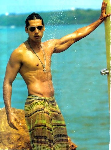 320588_180455015363763_1492840606_n - 0 Dino Morea