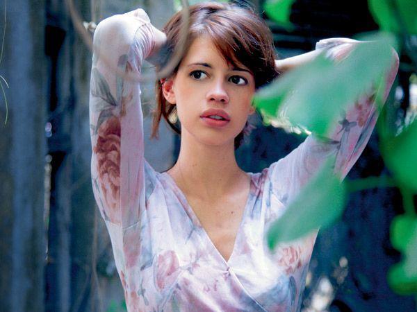 420397_298464153552775_381307994_n - 0 Kalki Koechlin