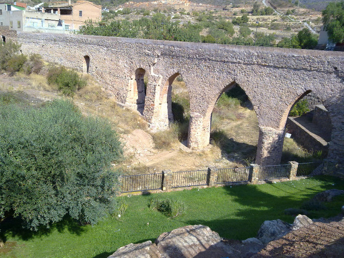 apeduct de pe vremea romanilor - V   Vall de Uixo orasul meu