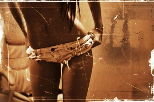 ♥Eli feat. George Hora - Studenta - 4MuzicaMea