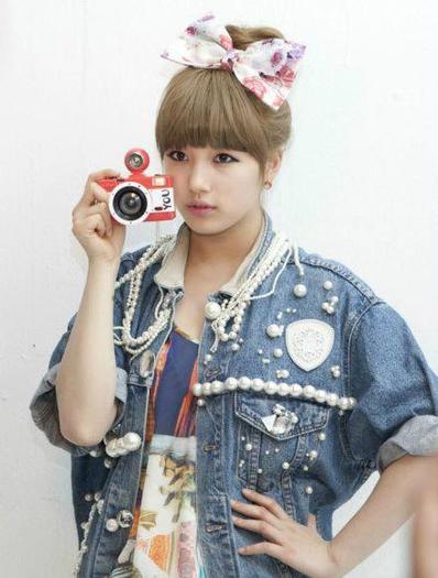 Am venit,la bal.Ca sa ma distrez si eu putin.:)