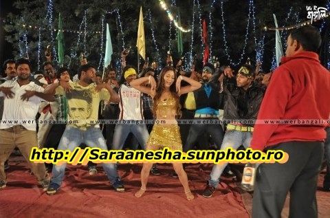 10474_419445794778503_91168774_n - B-x-sara khan poze mai rare-x-B