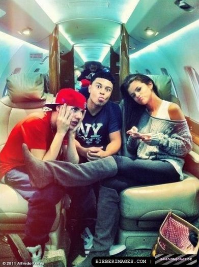 313988_138861589544515_1219293926_n