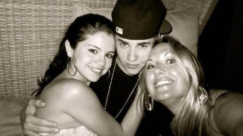 527276_244886518942021_207595177_n