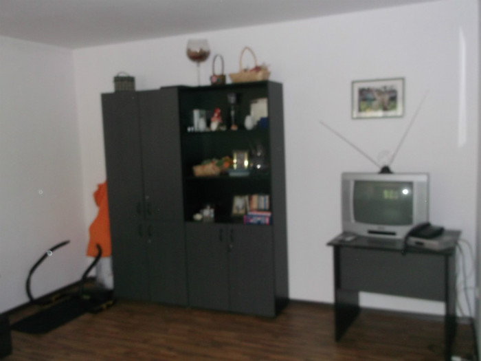 UN MINI COLT DE......