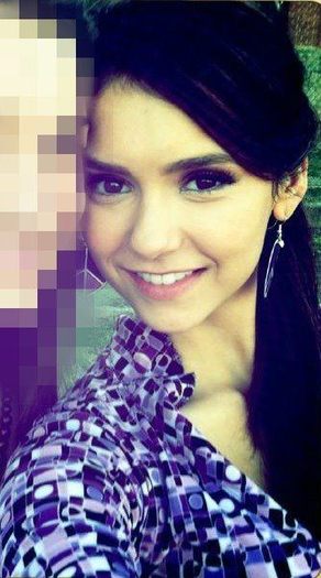 388793_262945600435547_682657031_n - 0-nina dobrev