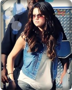 Ma duc sa vb cu el!!! [si fuge la Andrew]