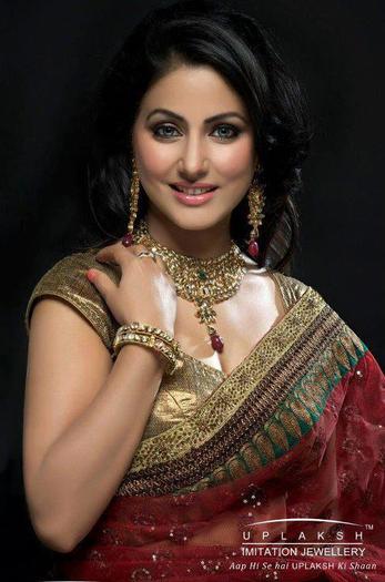 418879_357965284223532_291715868_n - Hina Khan