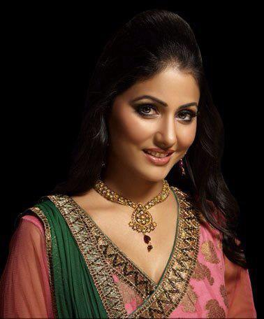 422727_357970687556325_676895312_n - Hina Khan