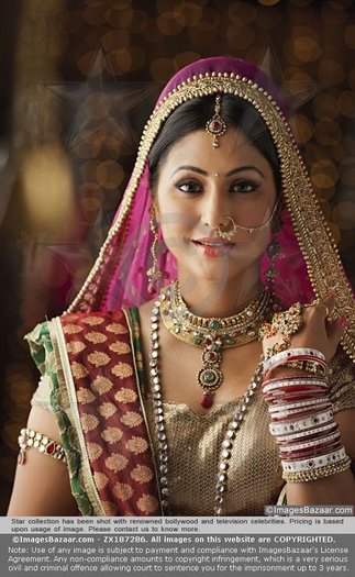 544846_393355334017640_1899564733_n - Hina Khan Photoshoot For Images Bazaar 3