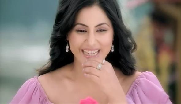 20 - Hina Khan In Valinta Face Wash