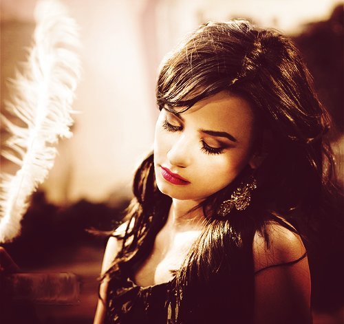 .:) tu esti ? :O OMG , ce mult te-ai schimbat !