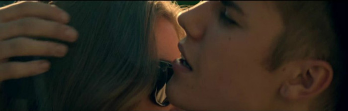 T: Andrew ce?:@ x_X A: Adik nu pot sa fac sa ne simtim bine!:@ ig [ fi`a drq!:@]