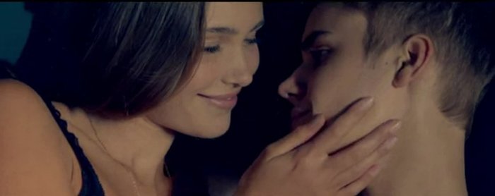 k te iub! T: Aww :O3 nu o sa doara?: o3 A: DELOC! T: Atunci fa ce trebuie sa faci!