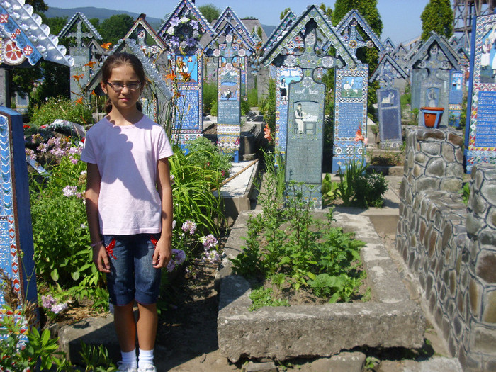 cimitirul vesel,ROMANIA :)