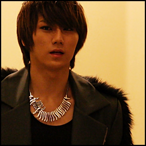 ~ [de sus | tipa izbindu`se in usa] HYUNG!!TREZESTE`TE - Xx Episodul-24 xX