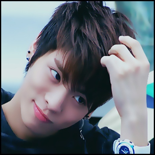 - oke,oke :-"{isi ia o doza de suc si bea}byee Hyuna :-h - CLUB 3