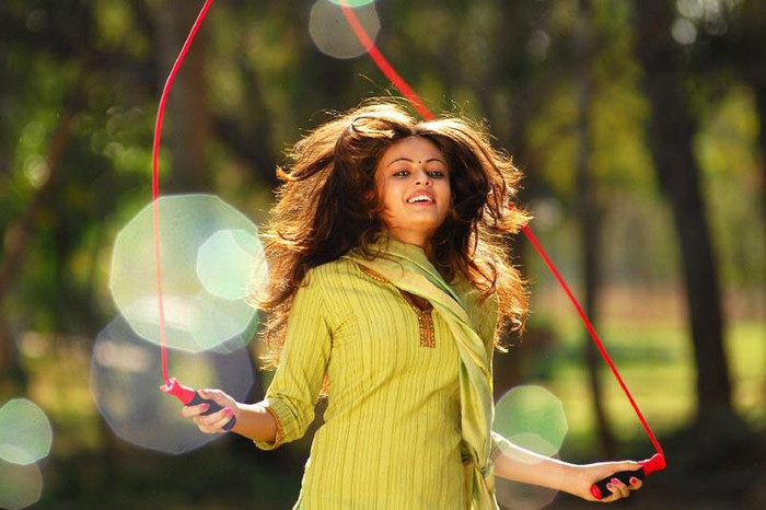 552086_241712795951858_207366969_n